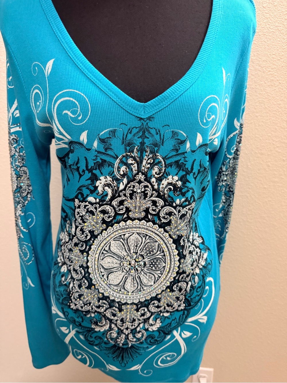 Vocal Teal Ribbed Top with Baroque Label - Picture 2 of 6